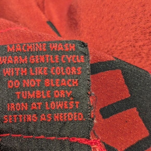 XL Ladies Ashro African Patterned Three Piece Cranberry and Black Geometric Set - Picture 10 of 10